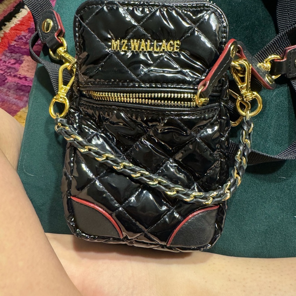 Small crossbody wallet